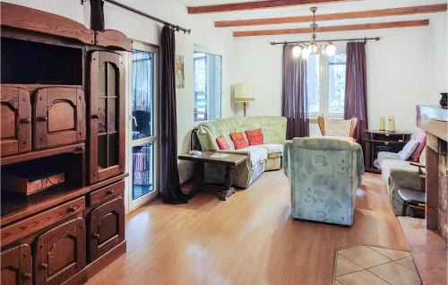Karniewek Casa | 3 Bedroom Nice Home In Popowo