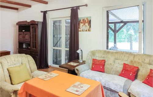 Karniewek Casa | 3 Bedroom Nice Home In Popowo