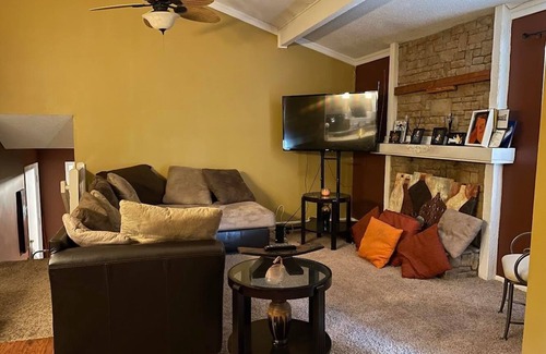 Overland Park Casa | 3 bedroom oasis in a quiet community