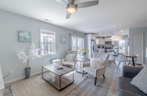 Yaupon Beach Casa | 3 Bedroom ocean view close to pier and pet friendly!