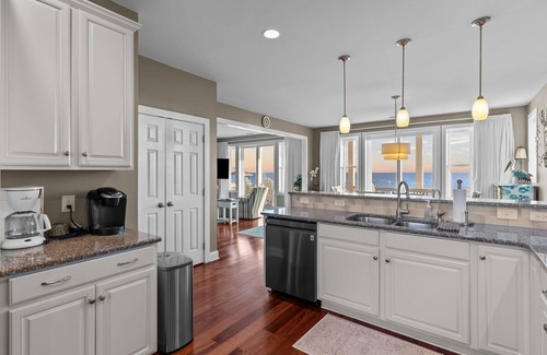 Oak Island Casa | 3 Bedroom oceanfront house with amazing views!