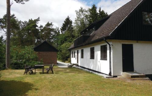 Borrby Casa | 3 Bedroom Pet Friendly Home In Borrby