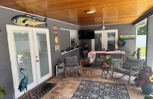 St. Petersburg - Clearwater Casa | 3-bedroom Pool house in fantastic St. Petersburg with AC, WiFi, Spacious home