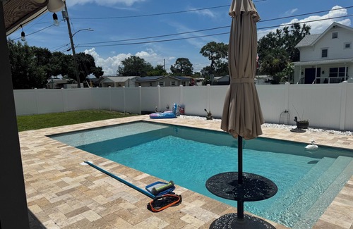 St. Petersburg - Clearwater Casa | 3-bedroom Pool house in fantastic St. Petersburg with AC, WiFi, Spacious home