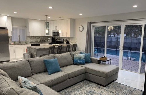 South Middle River Villa | 3-Bedroom Pool Home in Fort Lauderdale, walking distance to Wilton Manors