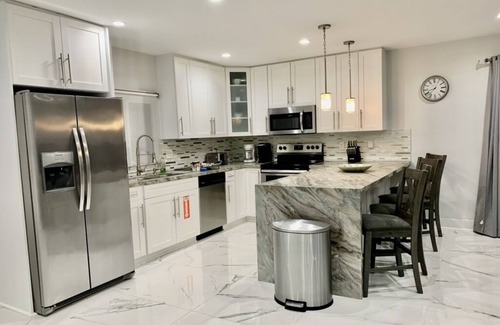 South Middle River Villa | 3-Bedroom Pool Home in Fort Lauderdale, walking distance to Wilton Manors