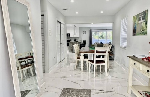 South Middle River Villa | 3-Bedroom Pool Home in Fort Lauderdale, walking distance to Wilton Manors