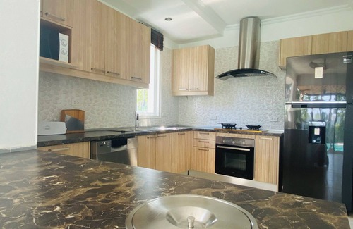 Hua Hin Villa | 3-bedroom privat Pool villa WiFi,24h security 2 km from beach and Blue Port mall