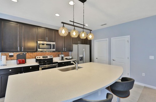Northside Casa | Rancho de 3 dormitorios cerca del aeropuerto de Jax. Este encantador hogar está configurado para jugar o trabajar.