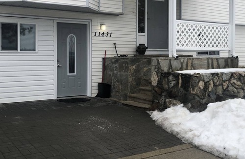 Central Okanagan Casa | 3 bedroom renovated main floor
