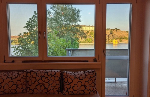 Novi Sad Apartamento | 3 Bedroom Riverfront Apartment with Amazing Views