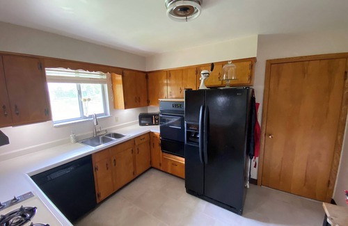 Star City Casa | 3-bedroom Single Floor House Close to Mylan Puskar Stadium