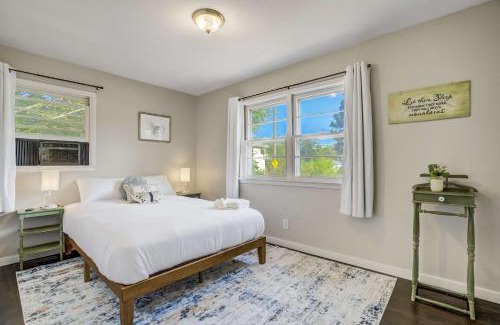 Colorado Springs Casa | 3 Bedroom Single-Story Dog-Friendly Downtown Old Colorado