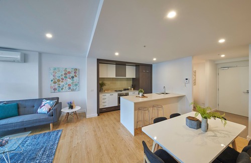 Southbank Apartamento | 3-bedroom Southbank Apartment: Walk to Crown Casino, Eureka Tower, & QV Garden
