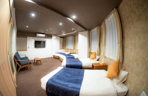 Naniwa Hotel | 3 bedroom suite - Three Bedroom Suite / Osaka Ōsaka