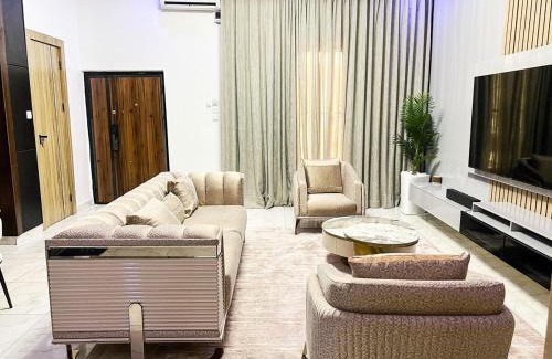 Ogombo Apartamento | 3 Bedroom Terraced House with 24hours electricity supply