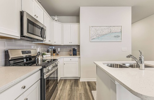 Ocean Isle Beach Casa | 3-bedroom townhome close to golf courses & beaches - Pets welcome, self-check-in
