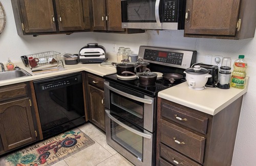 Quail Valley Casa | 3-bedroom townhome in soothing Missouri City with AC.