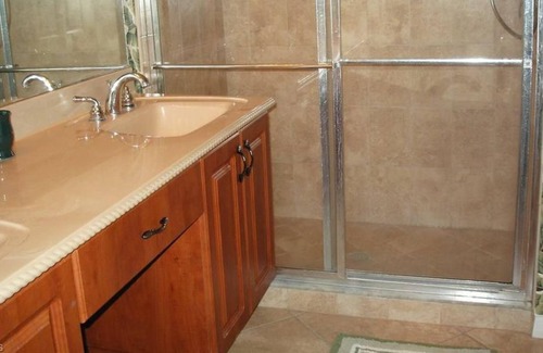 Gateway Casa | 3 Bedroom Townhome 96162 by Houzlet