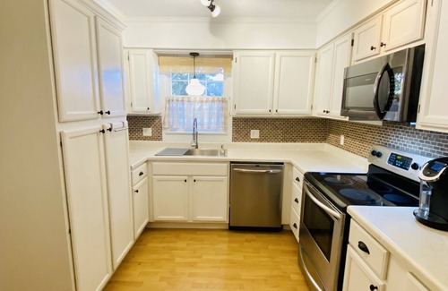 Greenville Casa | 3 Bedroom Townhome in Excellent Location