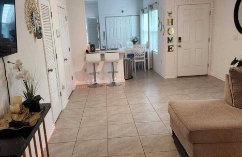 Northside Casa | 3-bedroom townhome in brilliant Jacksonville with WiFi, AC perfect distance.