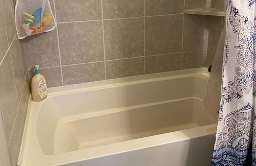 Northeast Carrollton Casa | 3-Bedroom Townhome with AC and WiFi in Carrollton