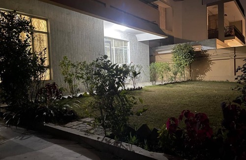 Islamabad Casa | 3-bedroom upper portion of one kanal house in Islamabad with AC, WiFi.