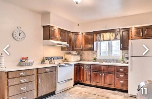 Wilkes-Barre Casa | 3 bedroom with fireplace 🔥