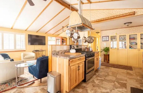 Tehachapi Casa | 3-bedroom vacation home just 10 minutes from Tehachapi
