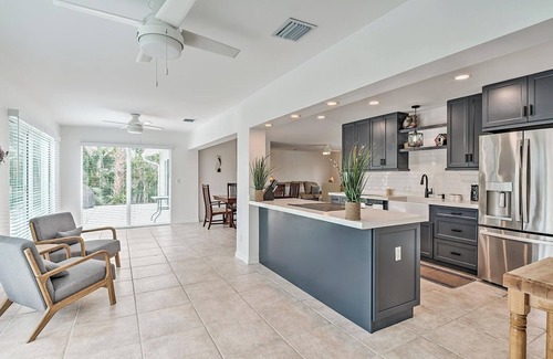 Sanibel Casa | 3-bedroom vacation home just steps from Periwinkle Way