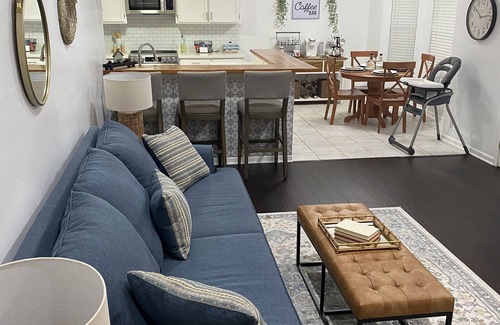 Wetmore Casa | 3-bedroom vacation home 14 minutes from San Antonio Zoo and Aquarium