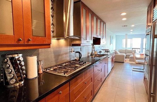 Eastern Malibu Villa | 3-bedroom villa, 3 bath, 2 floors, spacious wardrobe, private parking, balconies