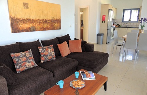 Apokoronas Villa | Villa de 3 dormitorios, piscina climatizada, impresionantes vistas al mar y montaña, cerca de la playa.