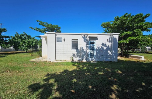Islote Casa | 3-Bedroom Villa in awesome Islote Beach Area in Arecibo with WiFi, AC