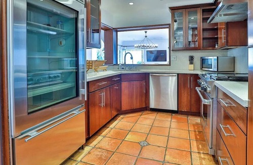 Sherman Oaks Villa | 3-bedroom villa in marvelous Los Angeles with 300 People Event Space.