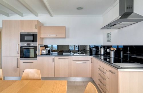 Puerto de Soller Chalet De Esquí | 3 dormitorios con piscina privada con vistas al puerto y playa de Puerto de Sóller