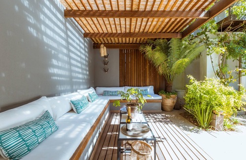 Green Point Villa | 3 bedroom Villa with a swimming pool "hidden gem and an oasis" in Green Point.