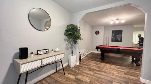 Torrey Pines Ranch Casa | 3 bedroom w Swimming pool and billiards table