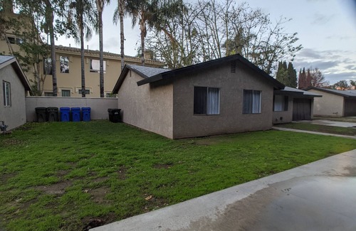Downey Casa | 3 bedroom with 4 beds, 2 bathroom. Central to Los Angeles Metro Area, 7121