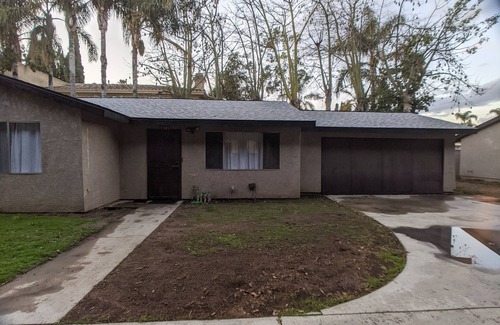 Downey Casa | 3 bedroom with 4 beds, 2 bathroom. Central to Los Angeles Metro Area, 7121