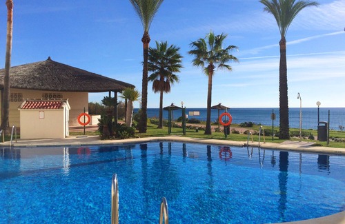Buenas Noches Apartamento | 3 habitaciones, 2.5 baños; 7 personas; directamente en la playa, mar frontal