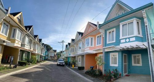 Pallocan Apartamento | 3 Bedrooms 3 Baths Victorian style Townhouse Fully Furnished