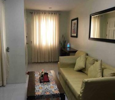 Pallocan Apartamento | 3 Bedrooms 3 Baths Victorian style Townhouse Fully Furnished