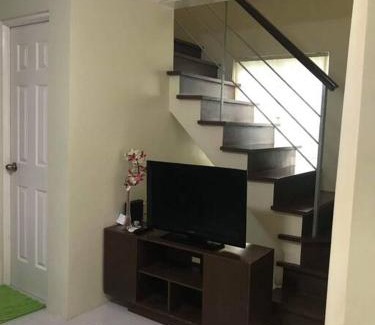 Pallocan Apartamento | 3 Bedrooms 3 Baths Victorian style Townhouse Fully Furnished