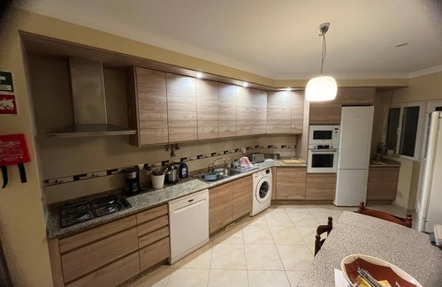 Tavira Apartamento | 3 habitaciones, 50 m2 de terraza privada, aire acondicionado todas las habitaciones.