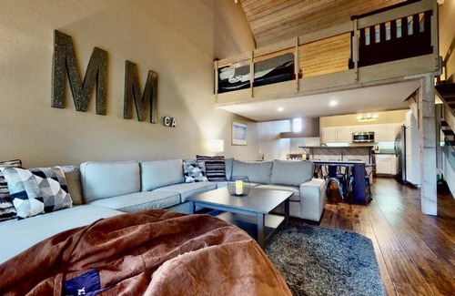 Mammoth Lakes Casa | 3 Bedrooms and Loft with gorgeous views all around Sleeps 12 comfortably