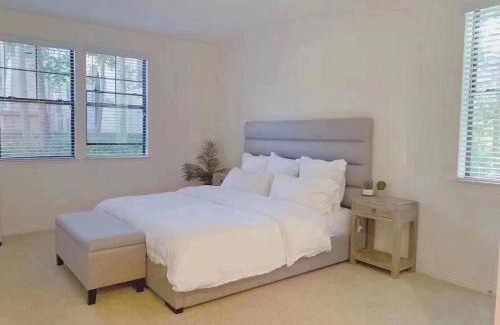 Irvine Apartamento | 3 Bedrooms Apt with Pool ,GYM