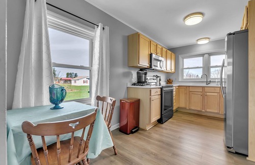 Ripley Apartamento | 3 bedrooms Cape Cod at an award wining vineyard - Sparkling Ponds Winery