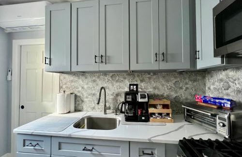Cypress Hills Casa | 3 bedrooms in 2nd floor Modern Brooklyn home, Close to J train