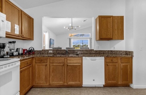 Lake Berkley Casa | 3 Bedrooms S / Lake Berkley Home by RedAwning